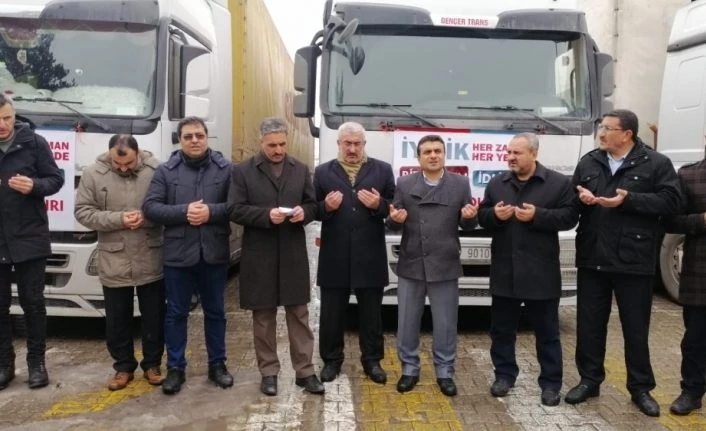 Ahlat’tan Suriye sınırına 3 tır briket yardımı