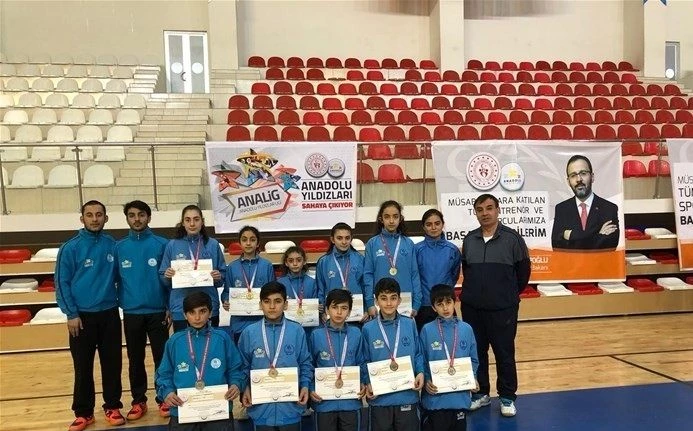 Badmintonda Malatya takımları derece elde etti