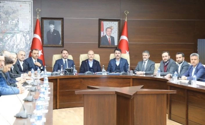 Bakan Albayrak: "Elazığ ve Malatya’da yaraları hızlıca saracağız"