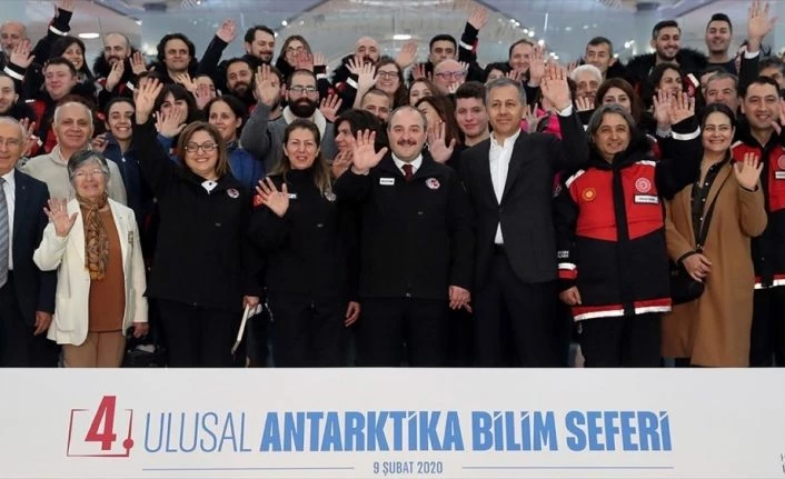 Bakan Varank 4. Ulusal Antarktika Bilim Seferi için yola çıkan heyeti uğurladı