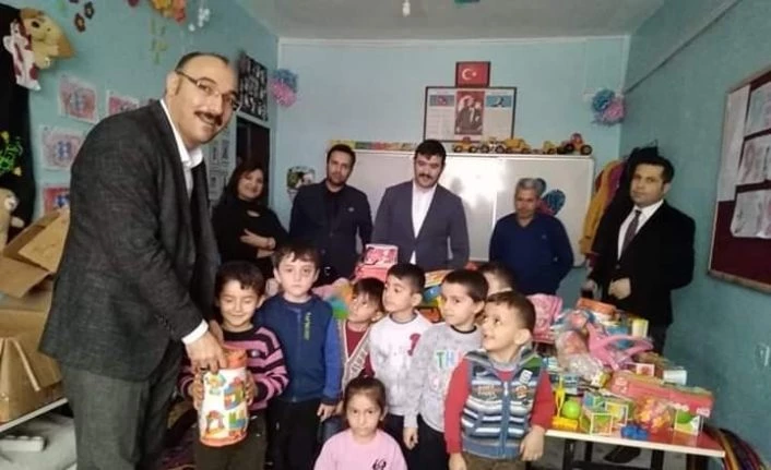 Başkan Dündar minik öğrencilerle bir araya geldi