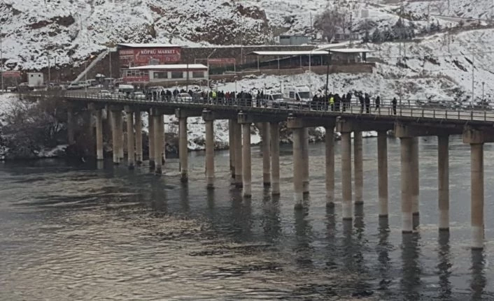 Batan teknede kaybolan şahsı arama çalışmaları başladı