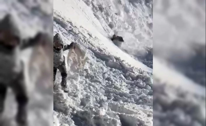 Bingöl’de çığ düştü, çocuklar son anda kurtuldu