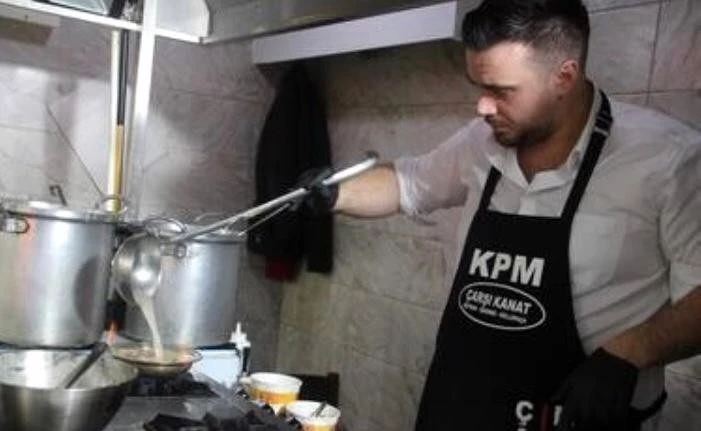 Bir günlük gelirini depremzedelere bağışladı