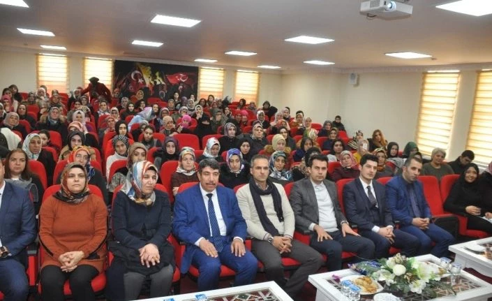 Bulanık’ta ‘Aile İçi İletişim’ semineri