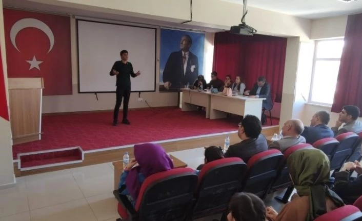 Çemişgezek’te İstiklal Marşı’nı güzel okuma yarışması