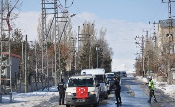 Çığ altında kalan şehidin naaşı Arpaçay’a getirildi