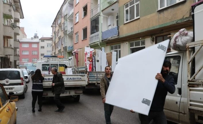 Deprem bölgesinde taşınma telaşı sürüyor