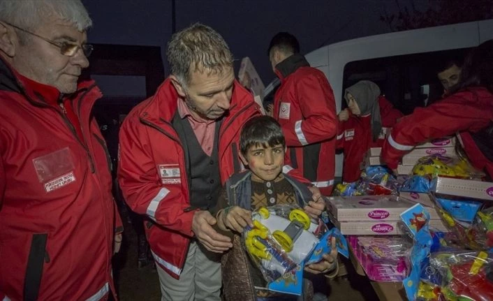 Depremzedelerin yaraları hızla sarılıyor