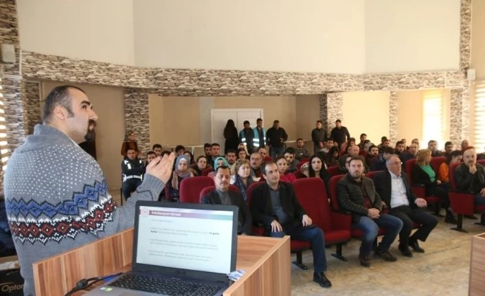 Edremit’te belediye personeline “korona virüsü” eğitimi