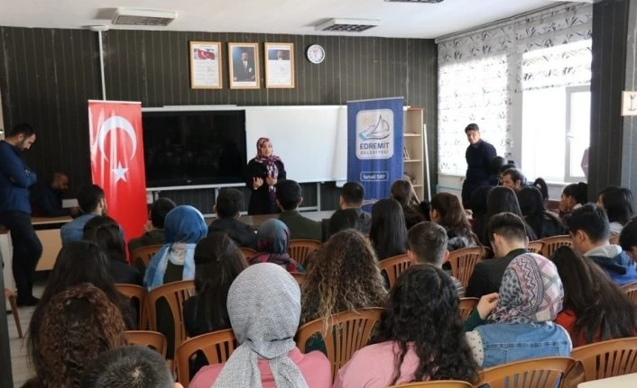 Edremit’teki okullarda ‘Kariyer Günleri’ start aldı