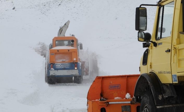 Elazığ’da kar nedeniyle 314 köy yolu kapalı