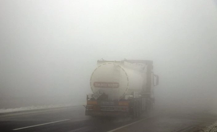 Erzincan’ı sis kapladı