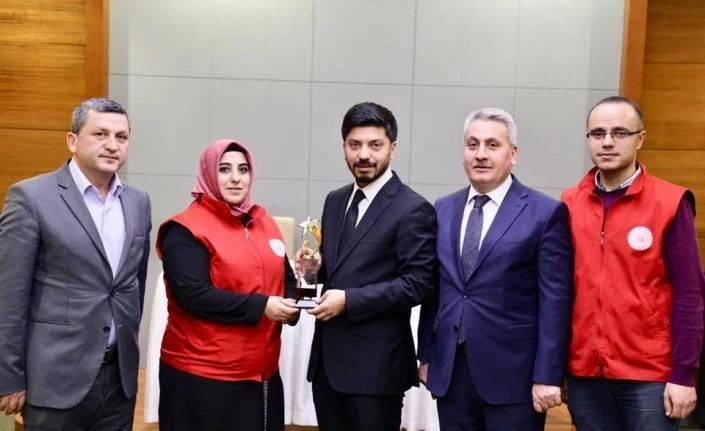 ‘Gülümseyin Geliyoruz’ projesine ödül