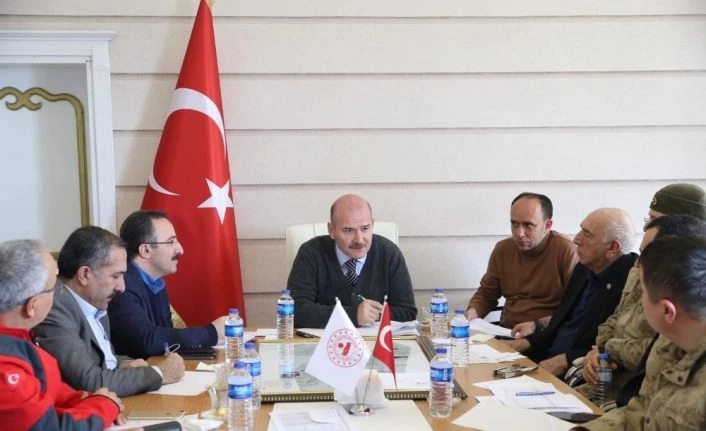 İçişleri Bakanı Soylu Deprem Kriz Merkezi’nde