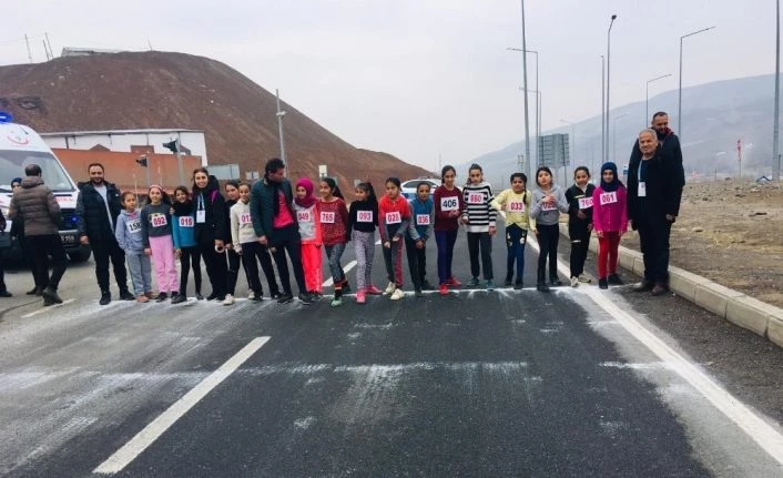 Iğdır’da okullar arası Atletizm Yarışması düzenlendi