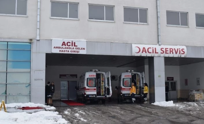 İnşaat iskelesi devrildi: 2 yaralı