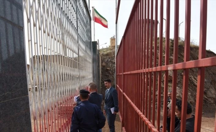 Irak, koronavirüs nedeniyle İran ile 2 sınır kapısını ticari geçişlere de kapattı