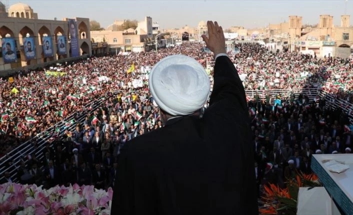 İranlı reformist siyasetçi Atrianfer: İran