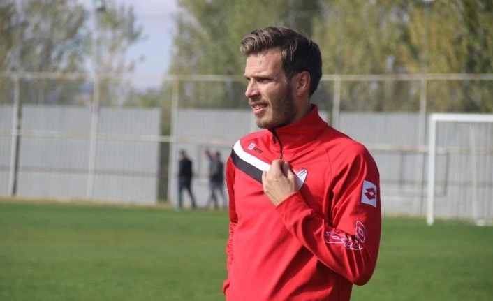 İzlandalı milli oyuncu, 63 bin Euro alacağını bağışladı