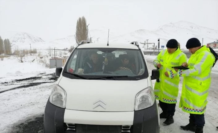 Jandarma trafik ekipleri emniyet kemeri denetimi yaptı
