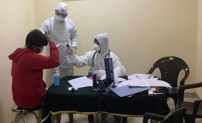 Kovid-19 diğer familya üyeleri gibiyse yüzeylerde bir haftaya kadar yaşayabilir