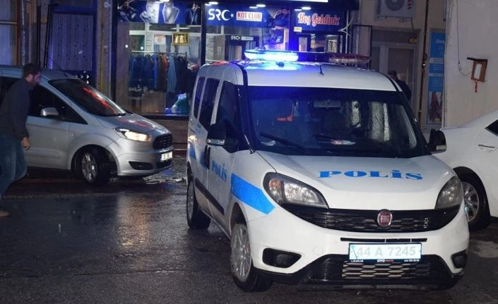 Malatya’da bıçaklı kavga: 3 yaralı