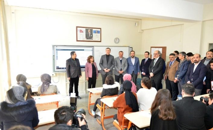 Milli Eğitim Bakanı Selçuk: "Bölgede 98 okul binamızı kullanım dışı bıraktık"