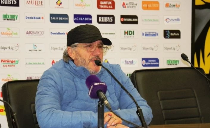 Mustafa Reşit Akçay: "Bizimki ligde kalma yolculuğu"