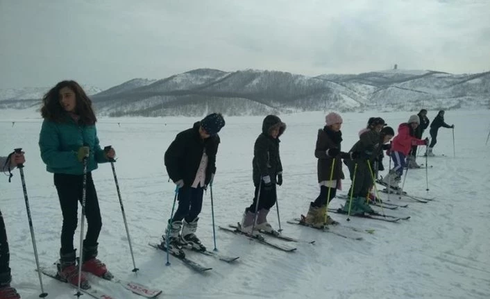 Nazımiye’de "Sınırsız Okuyoruz" projesi