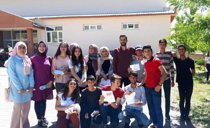 Okuduğu okula öğretmen oldu