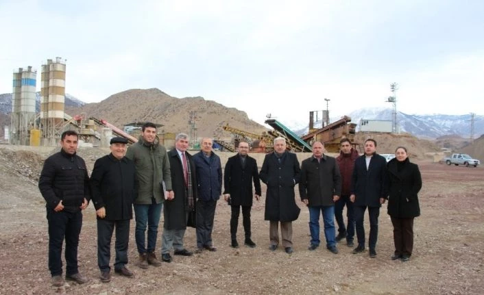 Oltu Belediyesi Kilit Parke Taşı tesisi kuruyor