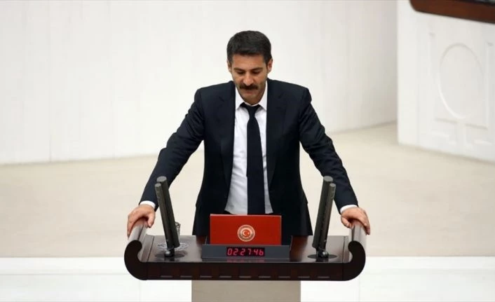 PKK'lı terörist HDP Van Milletvekilinin evinden çıktı. Vanlının değil teröristin milletvekili mi?
