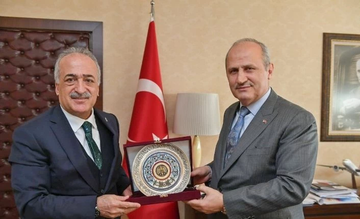 Rektör Çomaklı, Ulaştırma ve Altyapı Bakanı Turhan ile bir araya geldi