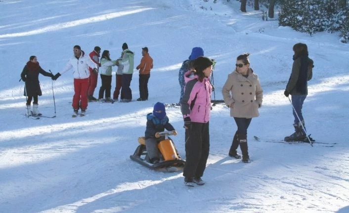 Sarıkamış Cıbıltepe’de kayak keyfi