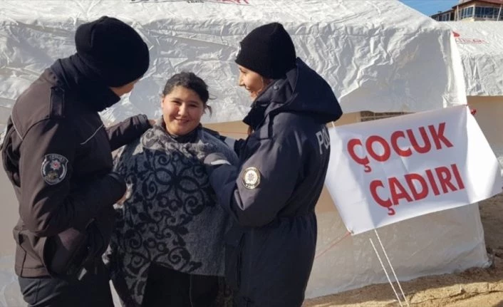 Takviye Hazır Kuvvet ekipleri depremzedeler için görev başında