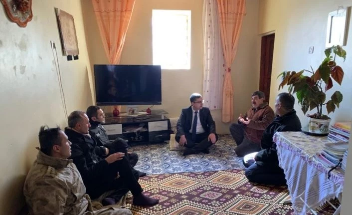 Taşlıçay Kaymakamı Ersöz şehit ailelerini ziyaret etti