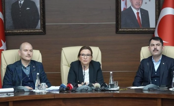 Ticaret Bakanı Pekcan: "Zarar görmüş esnafımızın 1 yıl süreyle kredi ve faizini TESKOMB ödeyecek"