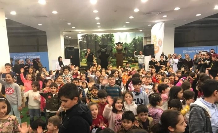 TRT Çocuk’un sevilen karakterileri Forum Erzurum’da çocuklarla buluştu