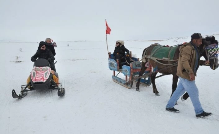 Turizmcilerin yeni rotası Çıldır Gölü