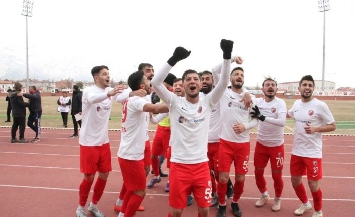 Ulalaspor’dan gol bombardumanı: 10 -1