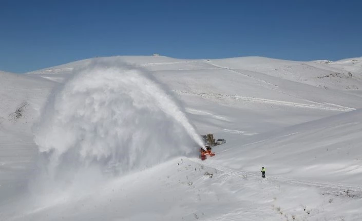 Van’da 294 yerleşim yeri ulaşıma kapandı