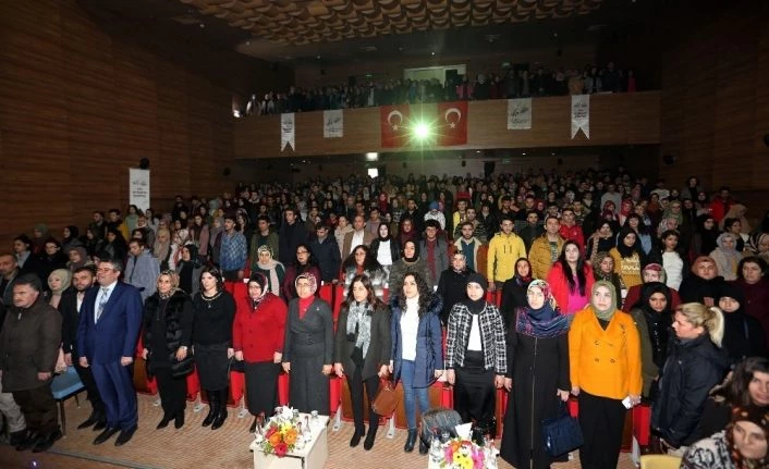 Yazar Kapaklıkaya’yı vatandaşlarla buluştu
