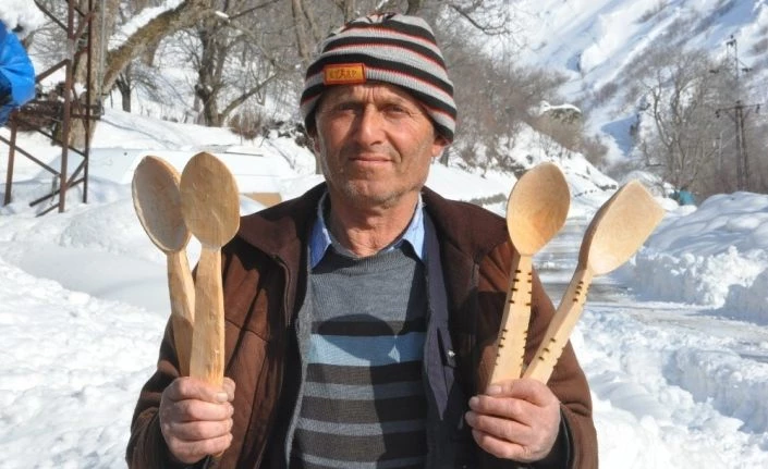Yüksekovalı Düzen, 100 yıllık dede mesleğini sürdürüyor