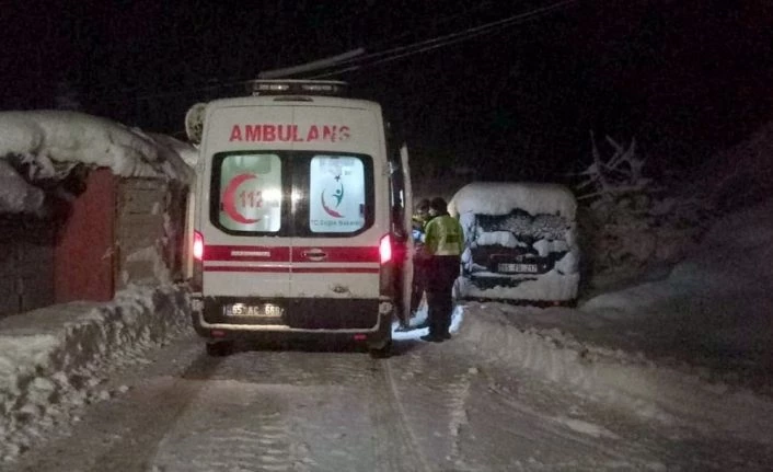 Yüksek’ten düşen hasta 4 saatte hastaneye kaldırıldı