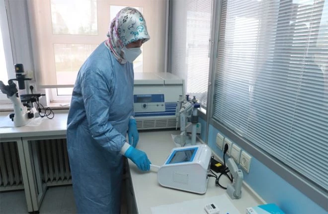 15 dakikada sonuç alınabilen koronavirüs hızlı tanı kitinin tanıtımı yapıldı