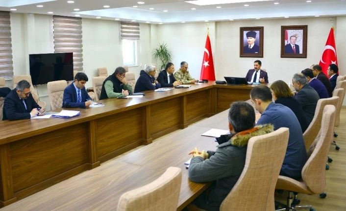 65 yaş ve üstünün ihtiyaçları Valilikçe karşılanacak