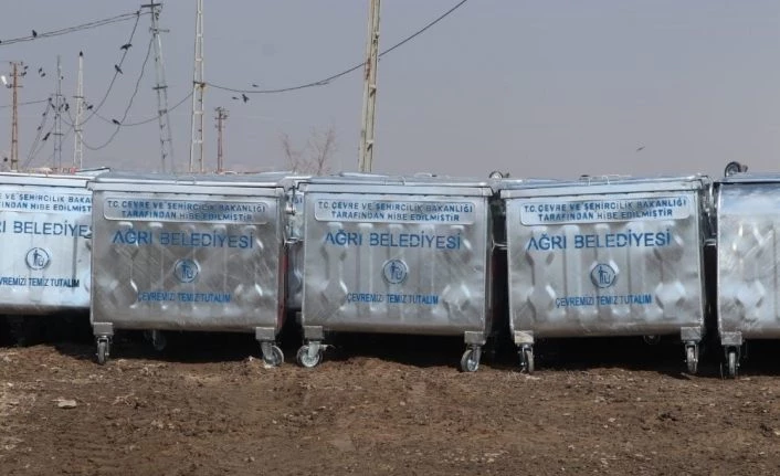 Ağrı Belediyesi 693 adet çöp konteyneri aldı