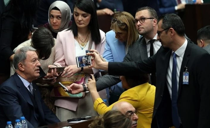 Bakan Akar: Rus askeri heyetiyle görüşmeler olumlu ve yapıcı şekilde devam ediyor