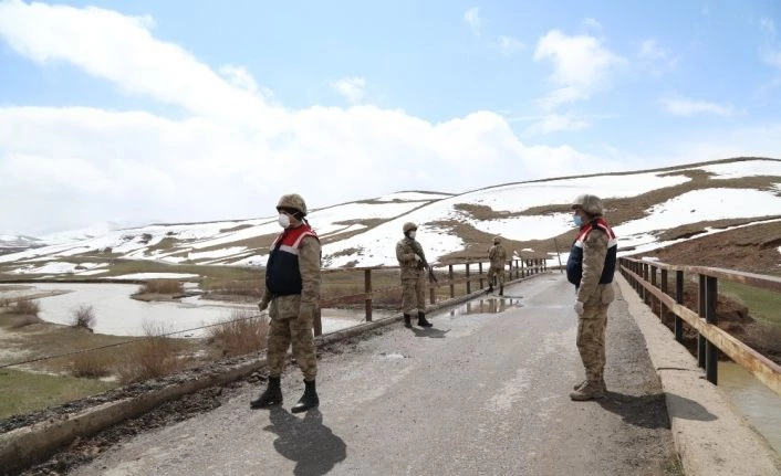 Başkale’de iki yerleşim yeri daha karantinaya alındı